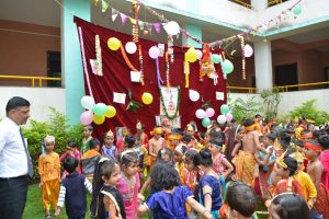DAHI HANDI CELEBRATIONS (28)
