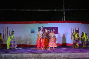 Group Dances (33)