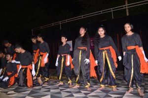Group Dance (32)