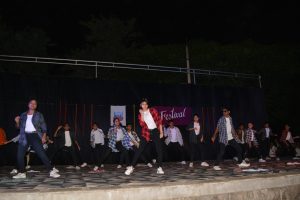 Group Dance (50)