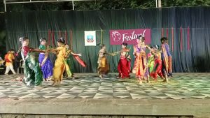 Group Dance (8)