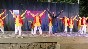 Group Dance (85)